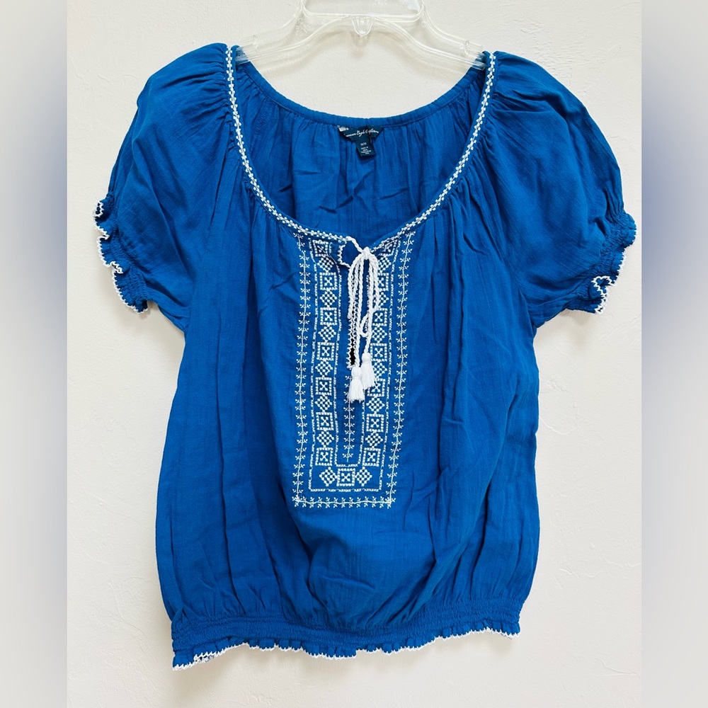 AEO American Eagle Outfitters embroidered peasant boho blouse size Medium